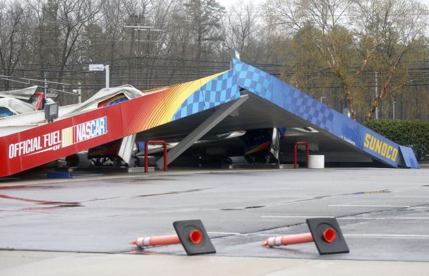 Gas station canopy collapse